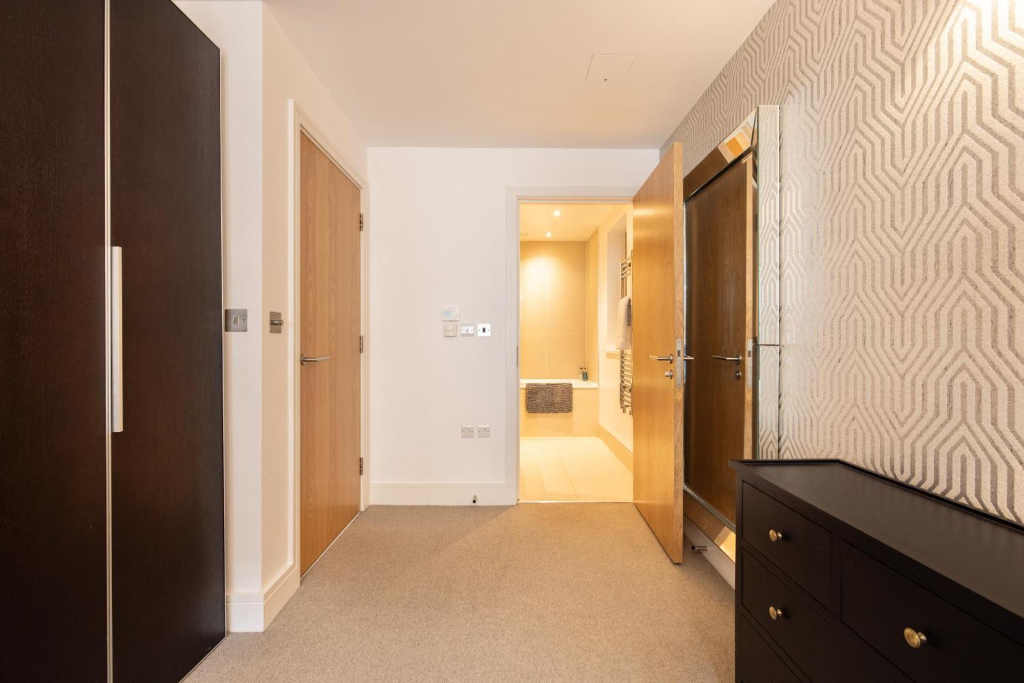 Modern, Spacious With Patio Appartamento