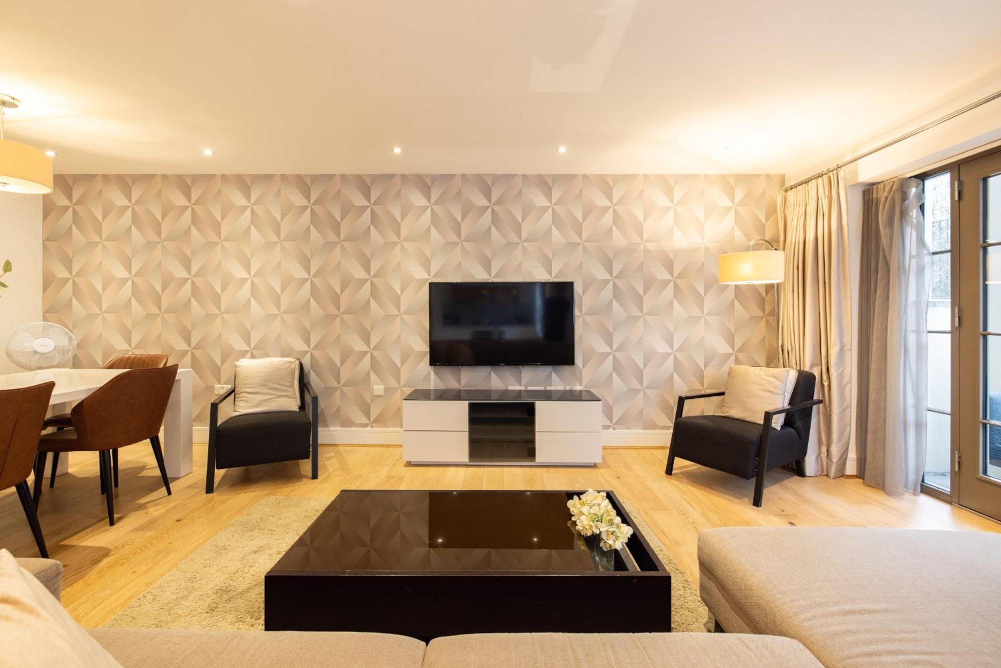 Modern, Spacious With Patio Appartamento