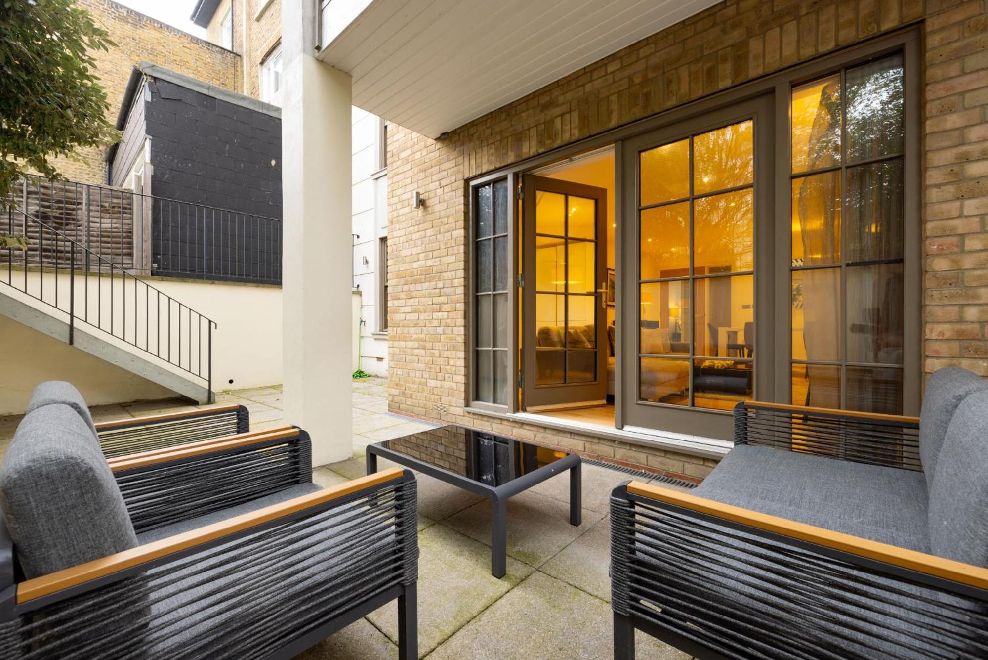 Appartamento Modern, Spacious With Patio *